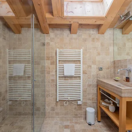Alpehytte Luxury Pool & Jacuzzi Near Megeve Sallanches